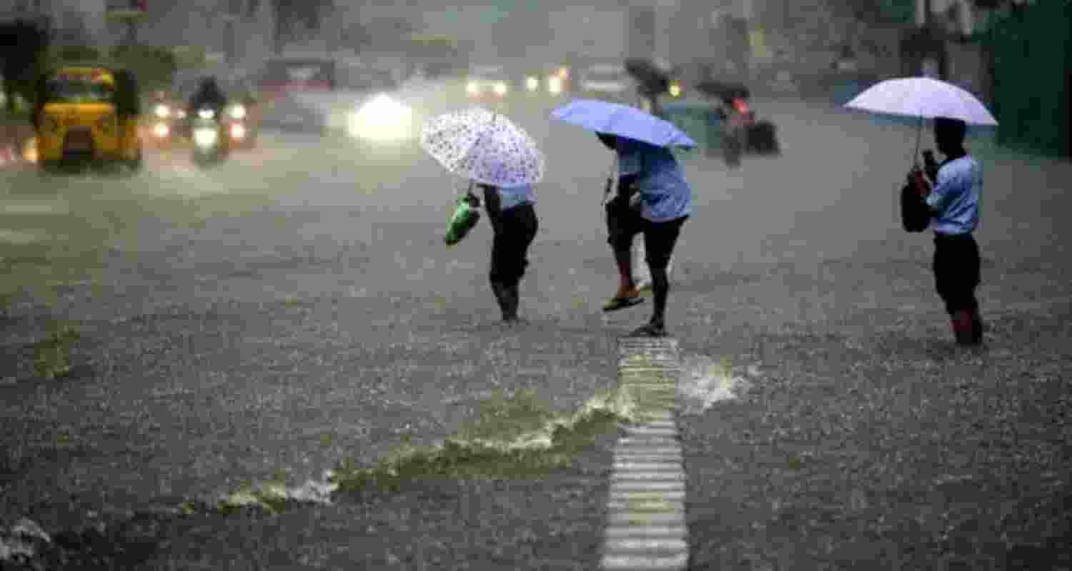 Red alert in Kerala, K'taka, TN as monsoon gains strength Red alert in Kerala, K'taka, TN as monsoon gains strength
