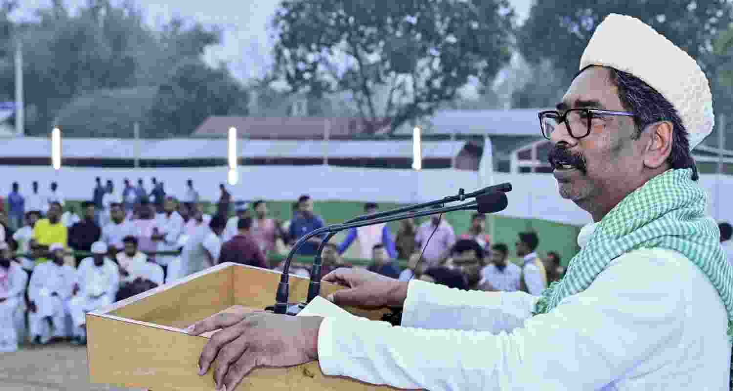 Jharkhand Mukti Morcha eyes expansion in Assam as Hemant Soren visits to assess prospects ahead of Assembly elections. Jharkhand Mukti Morcha eyes expansion in Assam as Hemant Soren visits to assess prospects ahead of Assembly elections.