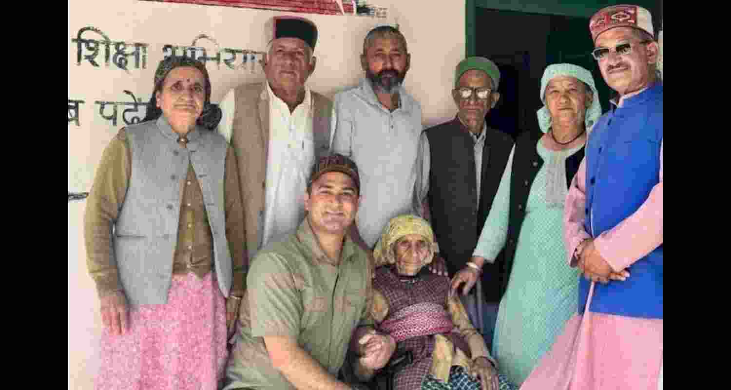Himachal records strong turnout in panchayat polls. Himachal records strong turnout in panchayat polls.