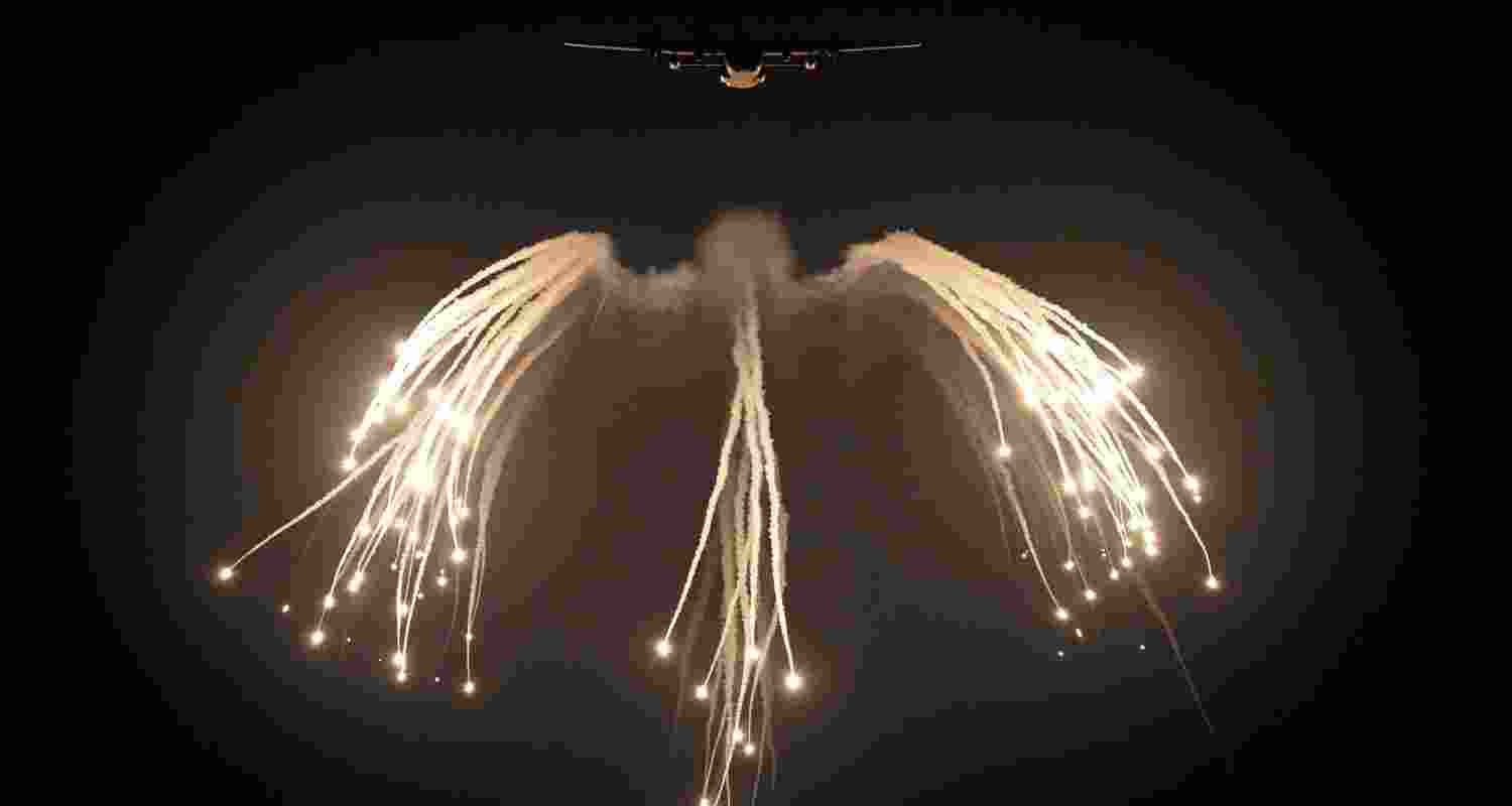 IAF airplane demonstrating aerial manoeuvrers in Pokhran. IAF airplane demonstrating aerial manoeuvrers in Pokhran.