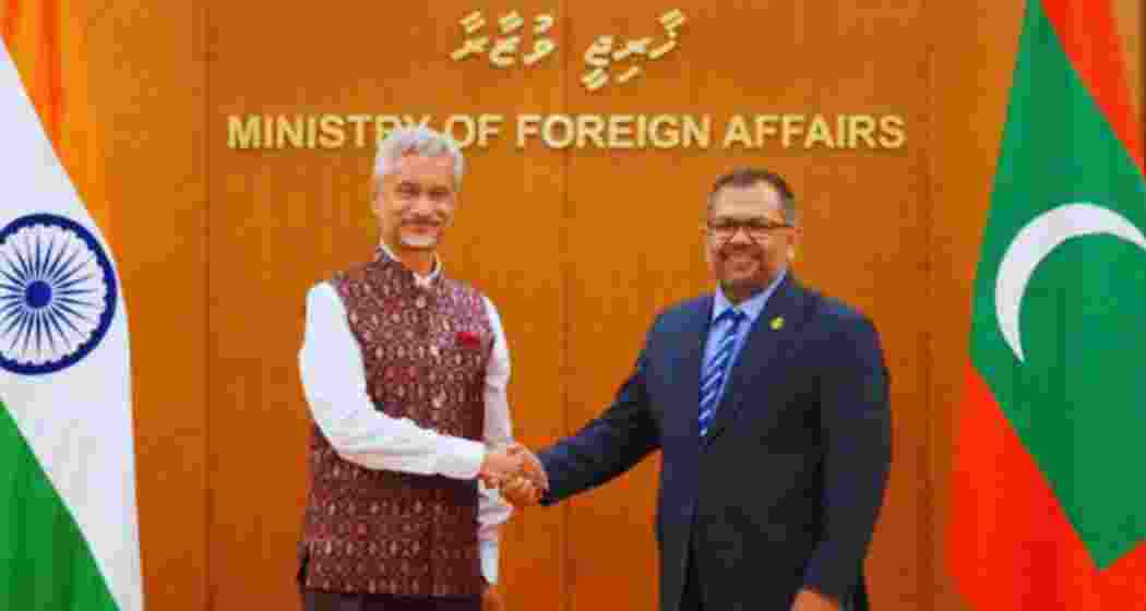 External Affairs Minister Subrahmanyam Jaishankar (L) with Minister of Foreign Affairs Moosa Zameer (R). External Affairs Minister Subrahmanyam Jaishankar (L) with Minister of Foreign Affairs Moosa Zameer (R).