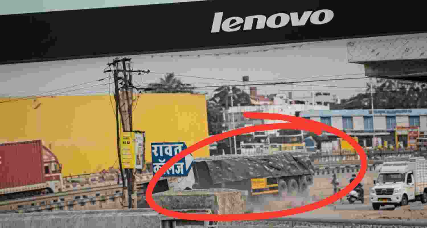 Four people, including three children, died after a speeding trailer ran over a family waiting for transport on Jaipur's Delhi-Ajmer Highway. Four people, including three children, died after a speeding trailer ran over a family waiting for transport on Jaipur's Delhi-Ajmer Highway.