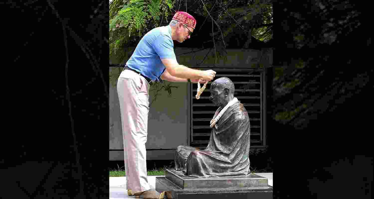 Jammu and Kashmir Chief Minister Omar Abdullah pays tribute to Mahatma Gandhi at Sabarmati Ashram in Ahmedabad by placing a khadi garland on his statue.
Jammu and Kashmir Chief Minister Omar Abdullah pays tribute to Mahatma Gandhi at Sabarmati Ashram in Ahmedabad by placing a khadi garland on his statue.
