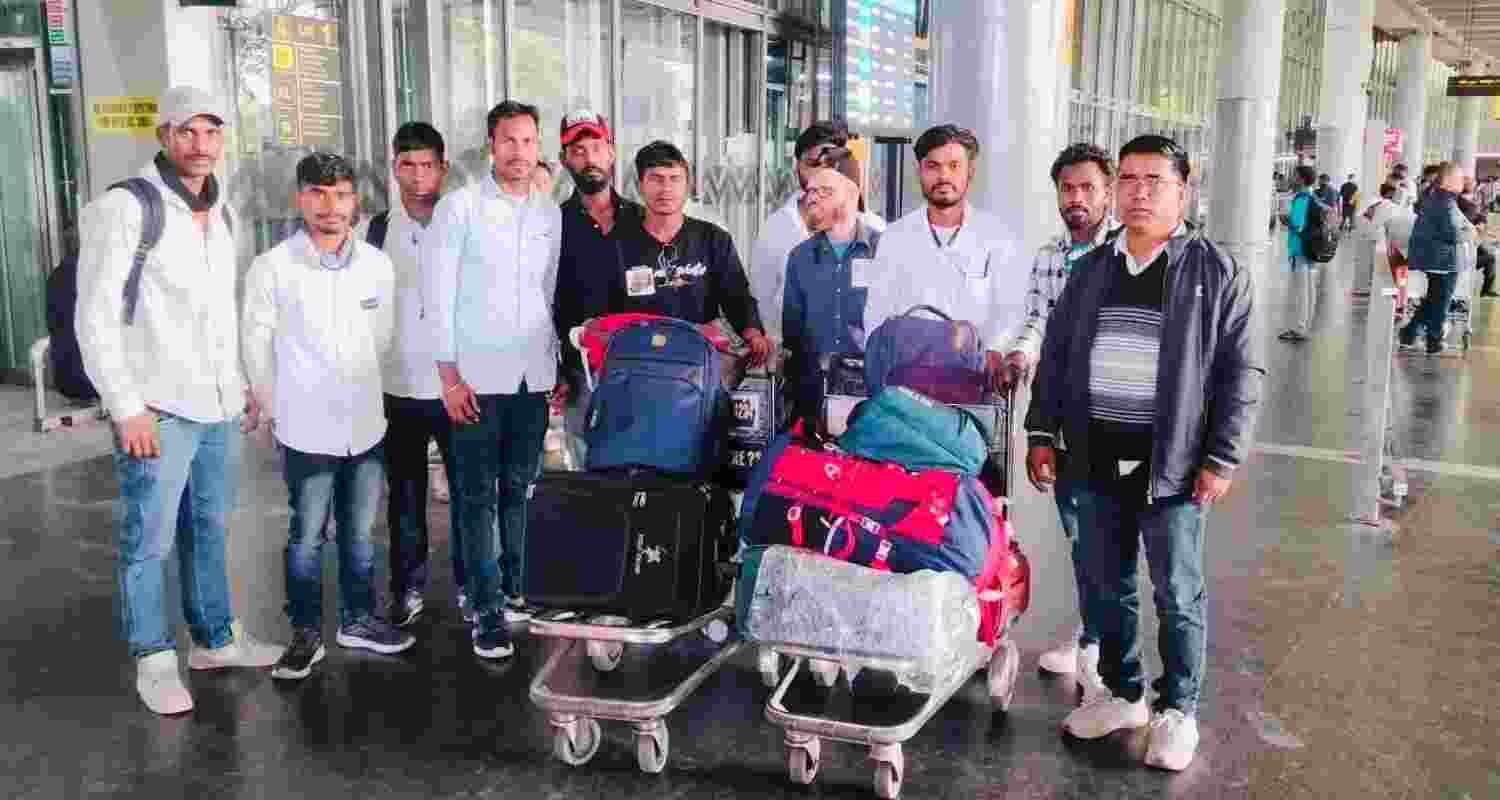 11 Jharkhand workers stuck in Dubai return home 11 Jharkhand workers stuck in Dubai return home