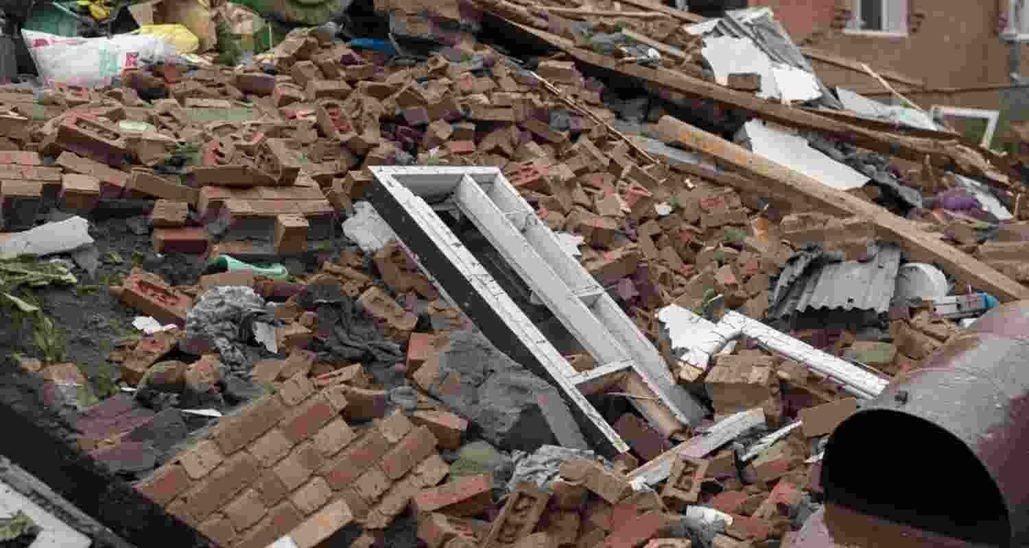 J&K authorities demolish houses of two Lashkar terrorists after a policeman was killed in Anantnag. One accused is on the MHA's most-wanted list. J&K authorities demolish houses of two Lashkar terrorists after a policeman was killed in Anantnag. One accused is on the MHA's most-wanted list.