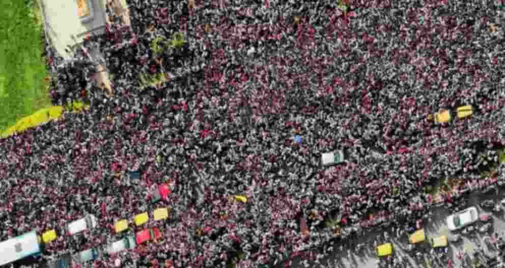 K'taka govt appoints one-man panel to probe B'luru stampede case K'taka govt appoints one-man panel to probe B'luru stampede case