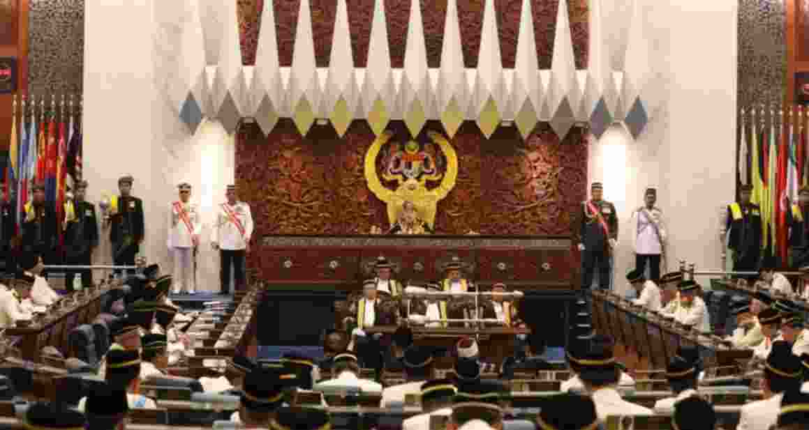 According to Malaysian authorities, the regulations will cover major platforms including Facebook, Instagram, TikTok, and YouTube. The country currently has around 8 million active social media users. According to Malaysian authorities, the regulations will cover major platforms including Facebook, Instagram, TikTok, and YouTube. The country currently has around 8 million active social media users.