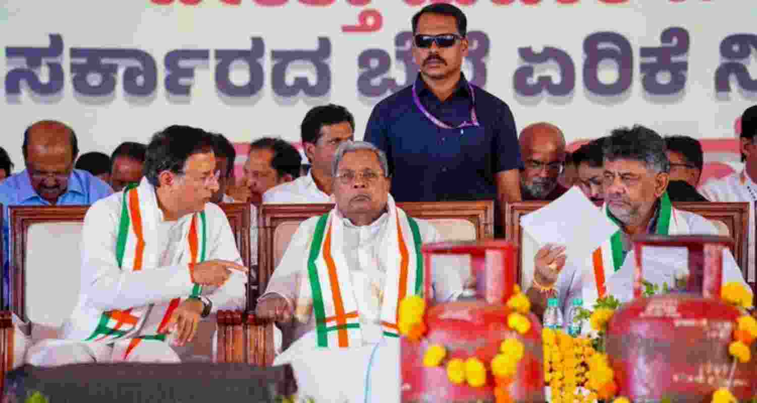 Siddaramaiah loses cool at Belagavi protest rally Siddaramaiah loses cool at Belagavi protest rally