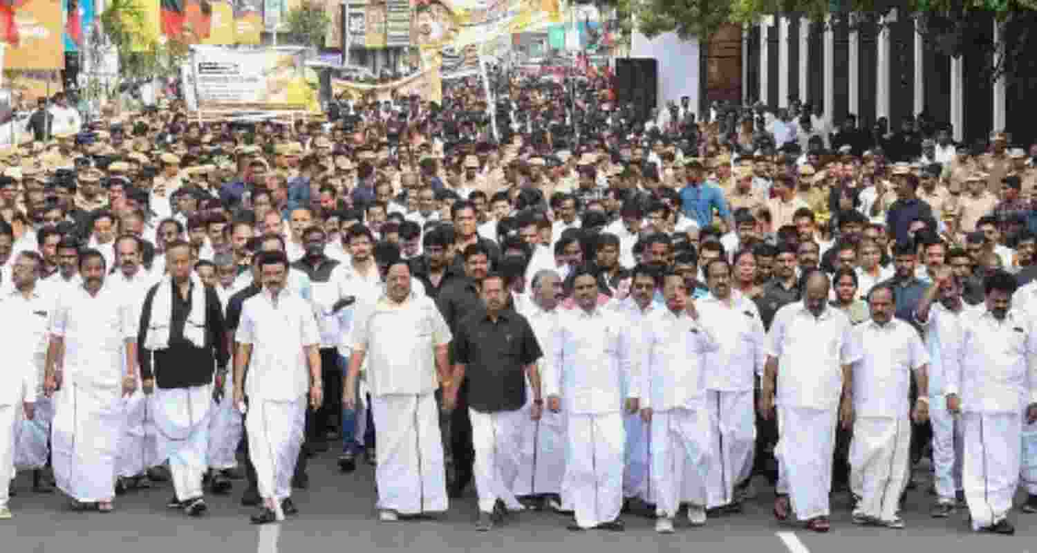 Karunanidhi remembered on sixth death anniversary
Karunanidhi remembered on sixth death anniversary