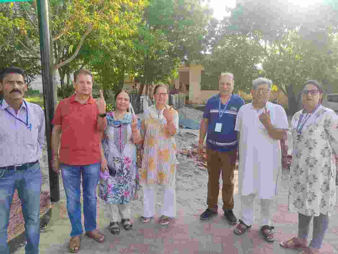 Thirty-two per cent polling by Kashmiri migrants was registered for the Baramulla Lok Sabha constituency, election officials have said. Thirty-two per cent polling by Kashmiri migrants was registered for the Baramulla Lok Sabha constituency, election officials have said.