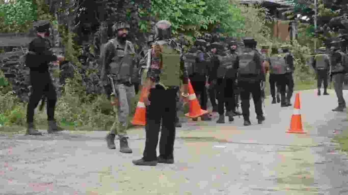 Inspector General of Police (IGP) Kashmir Zone, Vidhi Kumar Birdi, who was at the site of the encounter at Anantnag in Jammu and Kashmir where terrorists had recently exchanged fire with security forces, leading to the death of two soldiers and a civilian, noted the complexities of the terrain and said there was reason to suspect that three to four terrorists were present in the area. Inspector General of Police (IGP) Kashmir Zone, Vidhi Kumar Birdi, who was at the site of the encounter at Anantnag in Jammu and Kashmir where terrorists had recently exchanged fire with security forces, leading to the death of two soldiers and a civilian, noted the complexities of the terrain and said there was reason to suspect that three to four terrorists were present in the area.