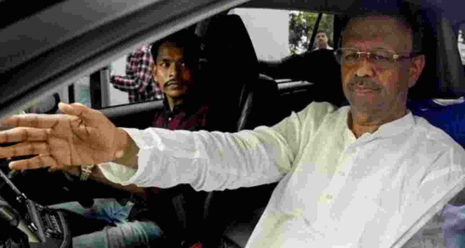 A complaint seeks an FIR against Firhad Hakim over the Taratala warehouse collapse as the death toll rises to 17 and political pressure mounts. A complaint seeks an FIR against Firhad Hakim over the Taratala warehouse collapse as the death toll rises to 17 and political pressure mounts.