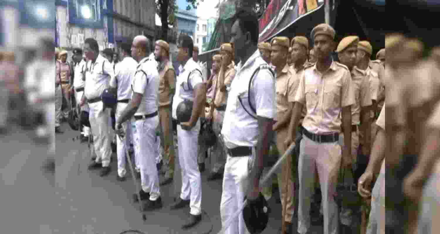 Kolkata Police crack down on cops making reels in uniform Kolkata Police crack down on cops making reels in uniform