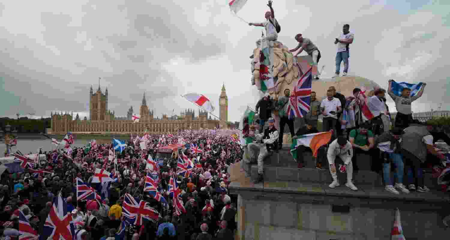 The Metropolitan Police had to intervene multiple times throughout the day to prevent clashes. The Metropolitan Police had to intervene multiple times throughout the day to prevent clashes.