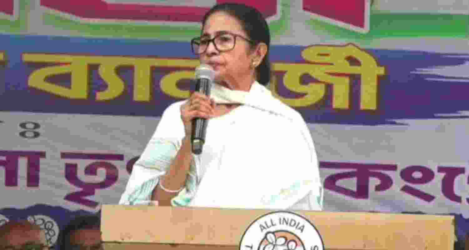 Addressing the Matua community at the rally, the Chief Minister Mamata Banerjee reassured that the Election Commission (EC) lacked the authority to delete a single name and urged them not to be "scared". Addressing the Matua community at the rally, the Chief Minister Mamata Banerjee reassured that the Election Commission (EC) lacked the authority to delete a single name and urged them not to be "scared".