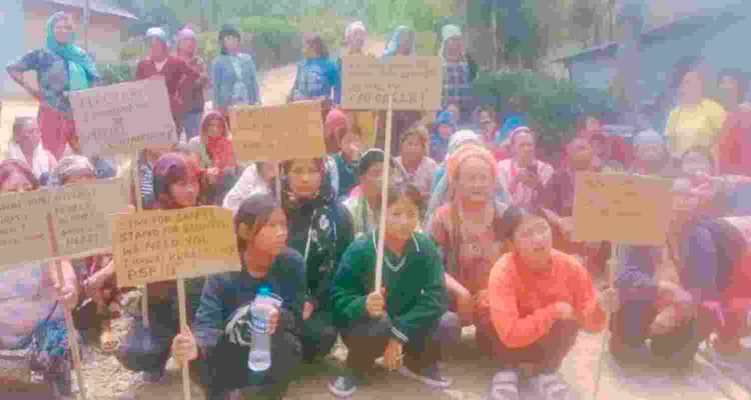 Kuki villagers demonstrate against the withdrawal of BSF from Manipur's U Thawai Kuki village in Ukhrul District. Kuki villagers demonstrate against the withdrawal of BSF from Manipur's U Thawai Kuki village in Ukhrul District.