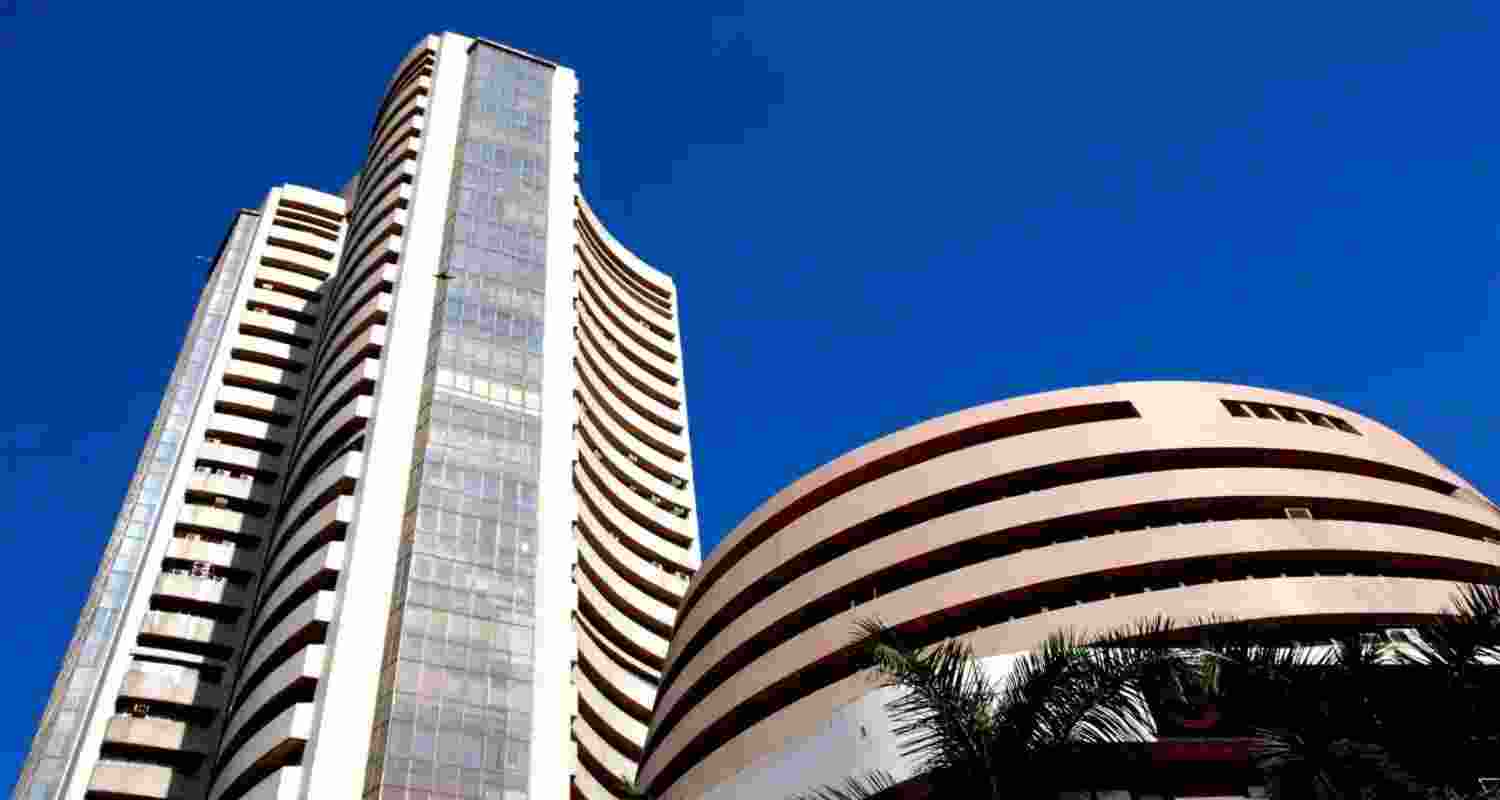 Markets close on a high amid sustained foreign funds inflow Markets close on a high amid sustained foreign funds inflow