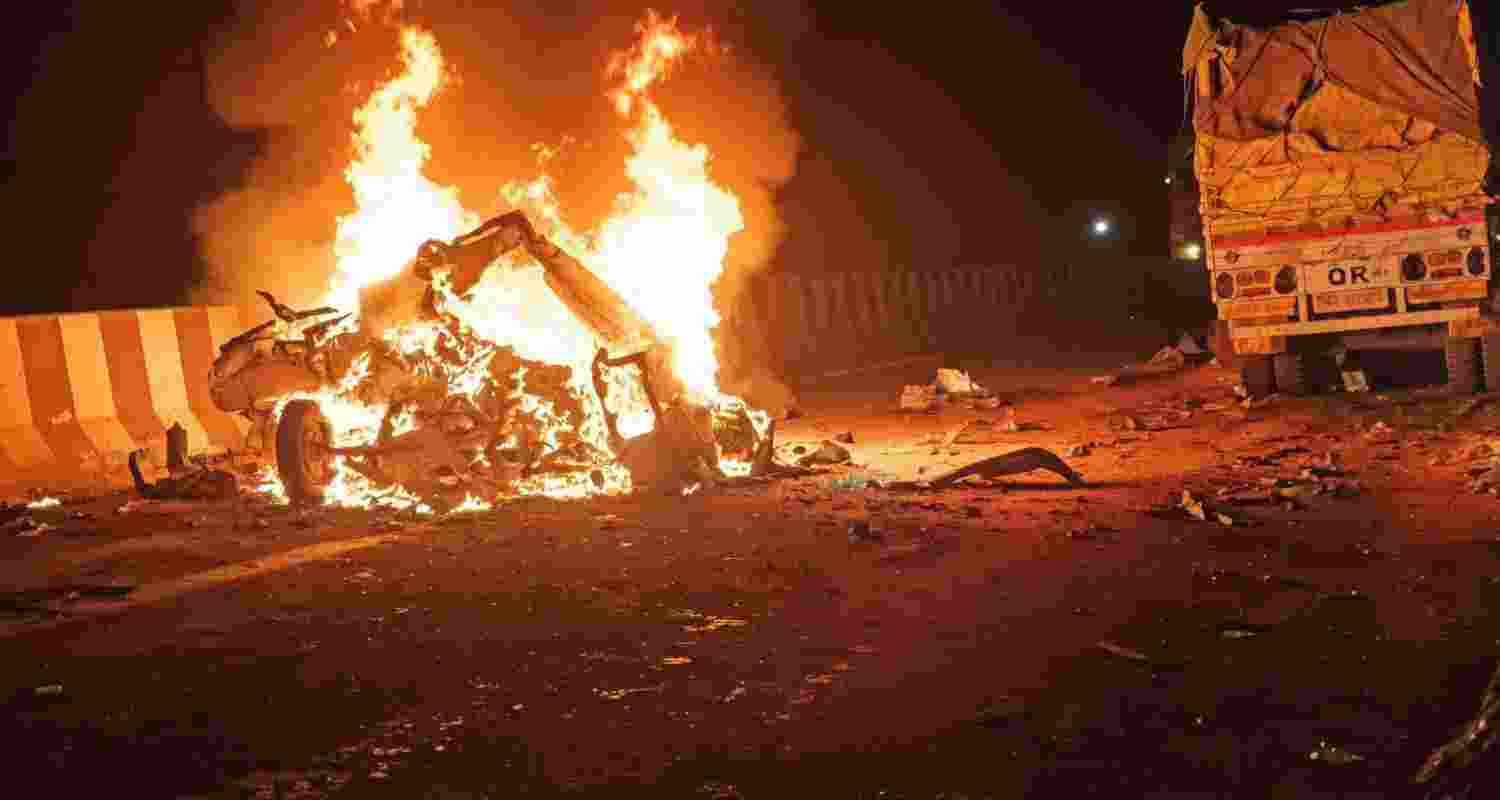 11 killed, including children, in Mirzapur highway crash after suspected truck brake failure; President Murmu, CM Yogi Adityanath condole. 11 killed, including children, in Mirzapur highway crash after suspected truck brake failure; President Murmu, CM Yogi Adityanath condole.