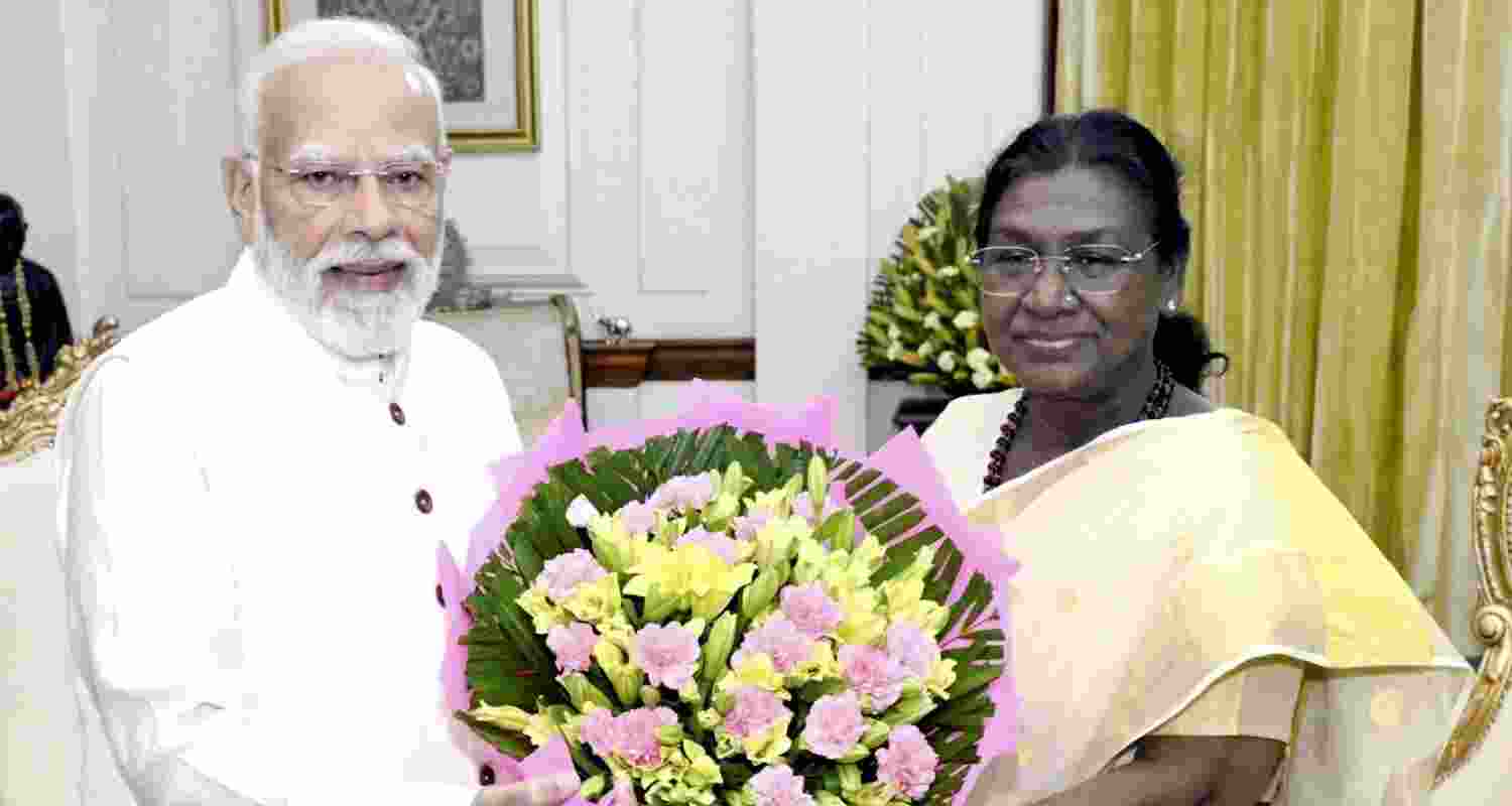 President Droupadi Murmu and Prime Minister Narendra Modi exchange Diwali greetings, in New Delhi. President Droupadi Murmu and Prime Minister Narendra Modi exchange Diwali greetings, in New Delhi.