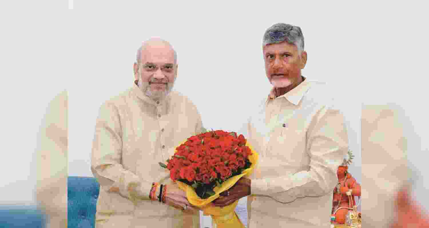 Naidu meets Union ministers, discusses Polavaram project Naidu meets Union ministers, discusses Polavaram project