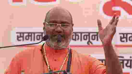 Six people have been arrested for allegedly pelting stones at a police party outside the Dasna Devi temple here on Friday night during a protest against priest Narsinghanand Saraswati's remarks on Prophet Muhammad. Six people have been arrested for allegedly pelting stones at a police party outside the Dasna Devi temple here on Friday night during a protest against priest Narsinghanand Saraswati's remarks on Prophet Muhammad.