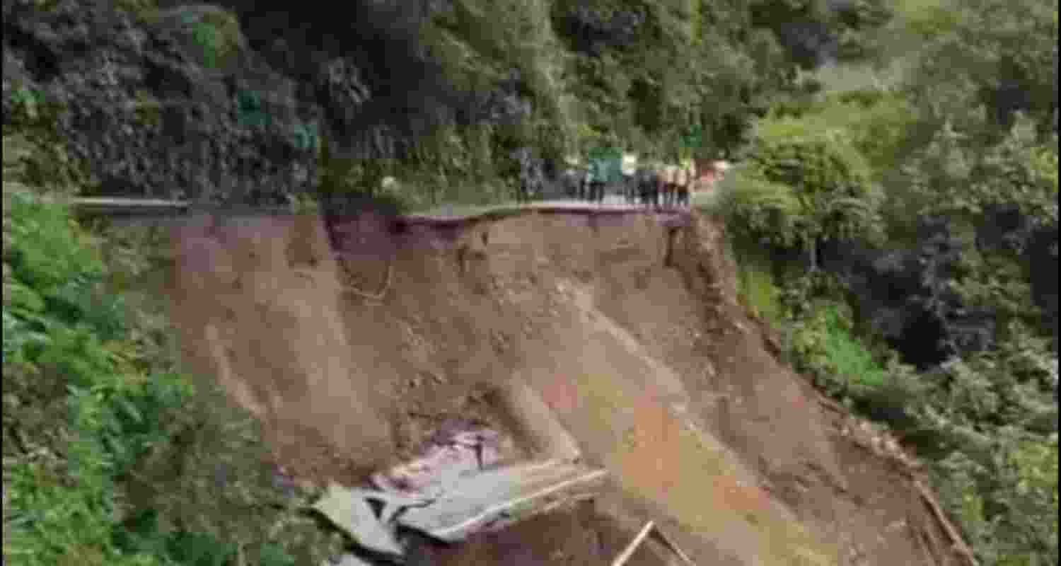 NH-707A closed due to a washout between Dimta Bend and Jeevan Ashram
NH-707A closed due to a washout between Dimta Bend and Jeevan Ashram