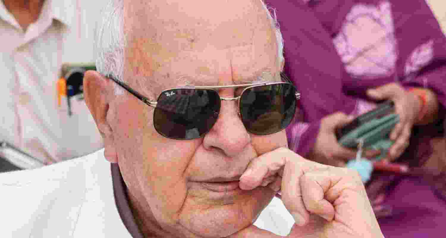 Farooq flays deportation of Pak nationals, says "inhuman" Farooq flays deportation of Pak nationals, says "inhuman"