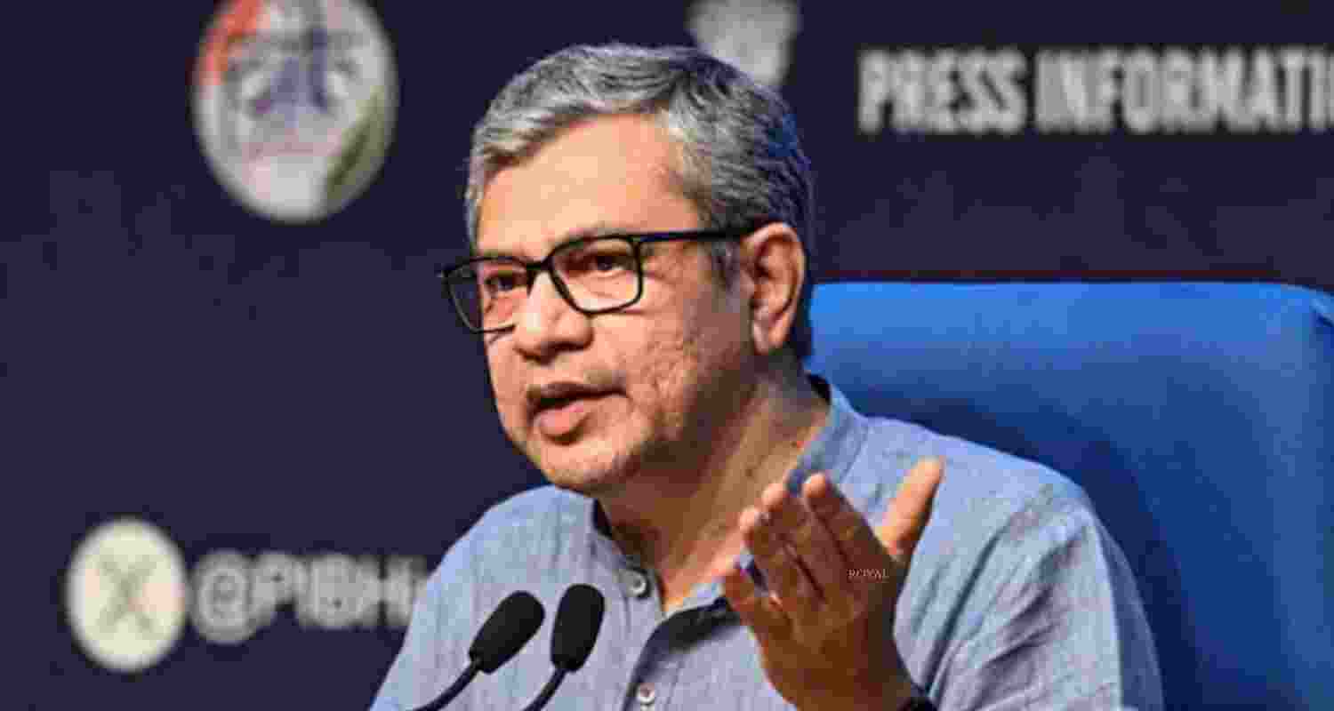 4 Rly officials suspended for providing dirty coaches to troops 4 Rly officials suspended for providing dirty coaches to troops