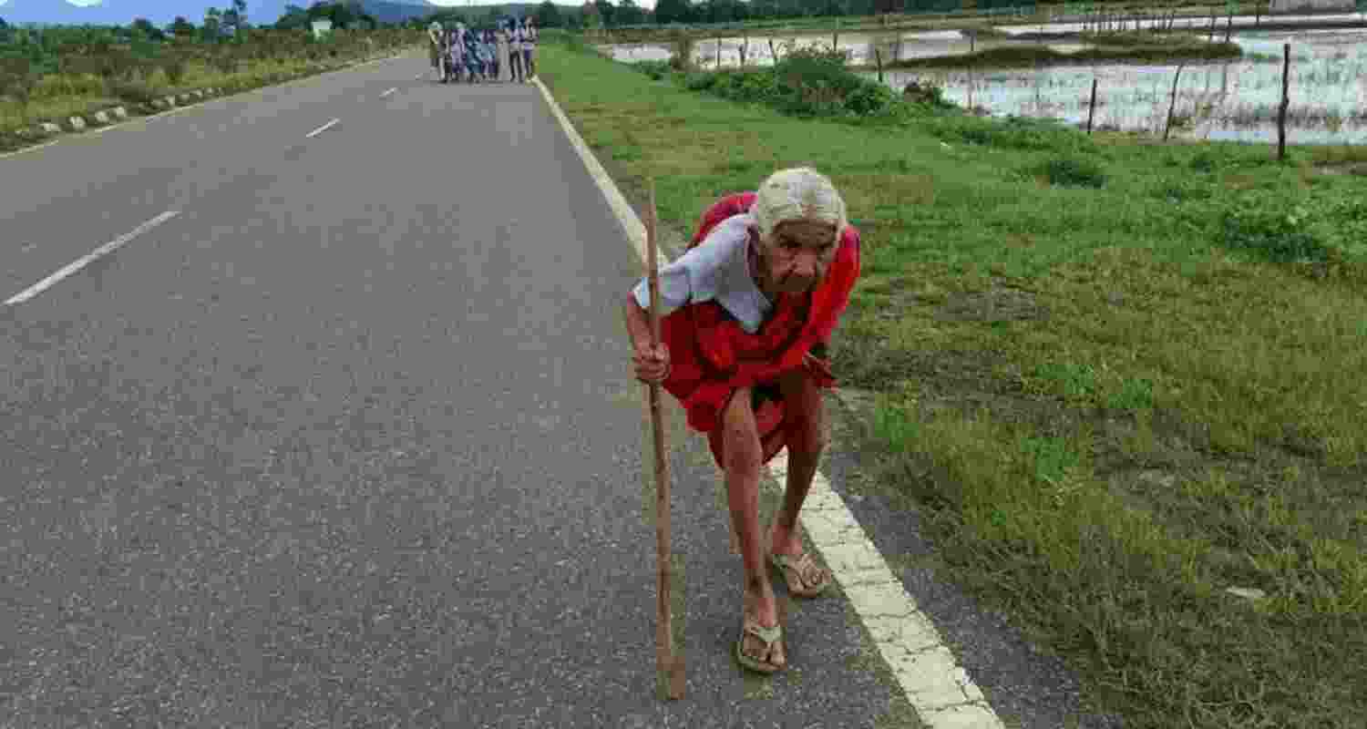 Odisha woman, 95, walks 20 km amid strike to get anti-rabies shot Odisha woman, 95, walks 20 km amid strike to get anti-rabies shot