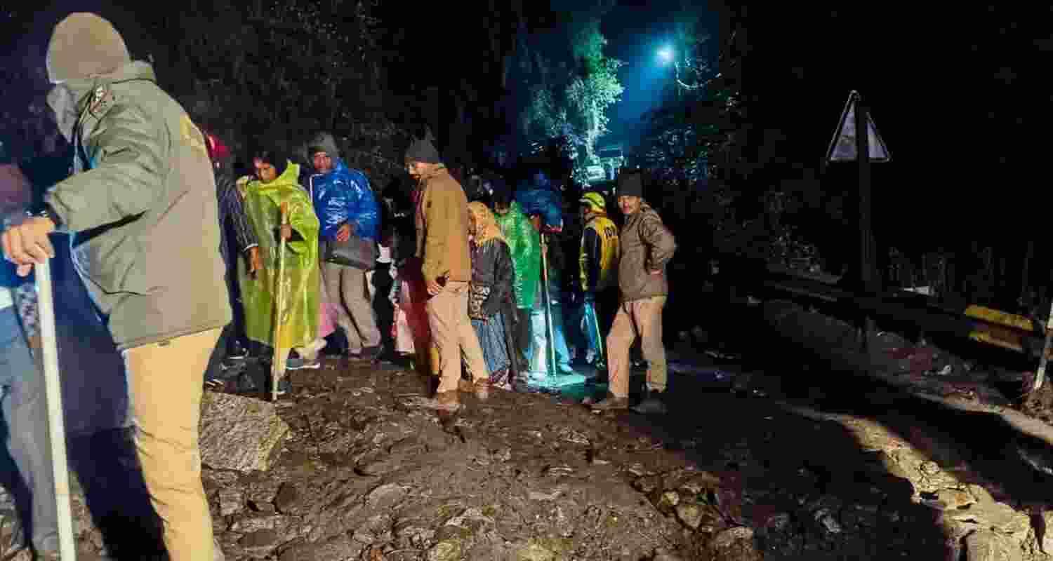 Officials during a rescue operation for stranded Kedarnath pilgrims in Rudraprayag. Officials during a rescue operation for stranded Kedarnath pilgrims in Rudraprayag.