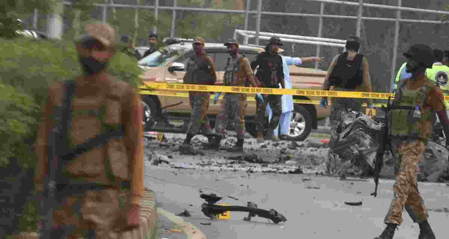 Pakistani armed forces in Khyber Pakhtunkhwa. Pakistani armed forces in Khyber Pakhtunkhwa.