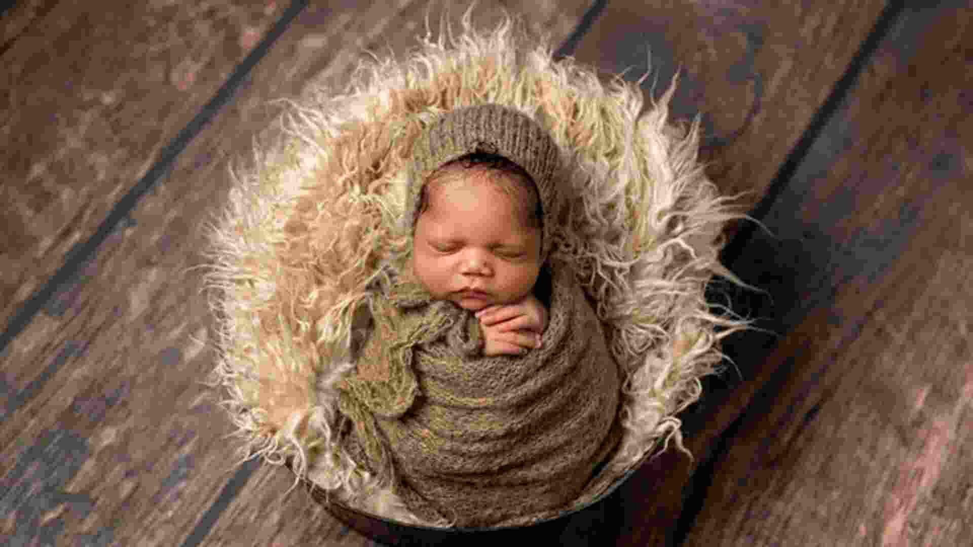 No medical help around, woman forced to deliver baby on roadside No medical help around, woman forced to deliver baby on roadside