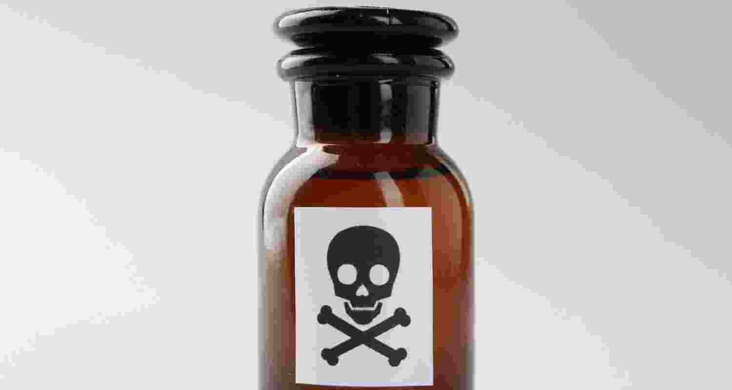 Man in Gurugram allegedly poisons wife and four children, then attempts suicide; victims found in Wazirpur home, police probe underway. Man in Gurugram allegedly poisons wife and four children, then attempts suicide; victims found in Wazirpur home, police probe underway.