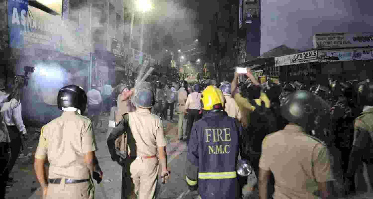 Fresh clashes in Nagpur, prohibitory orders imposed Fresh clashes in Nagpur, prohibitory orders imposed