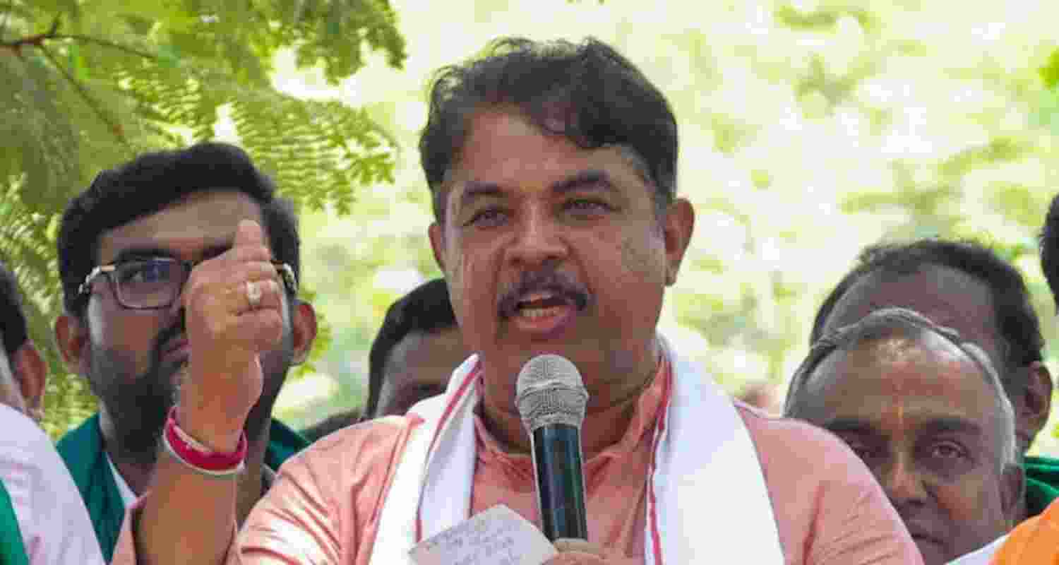 K'taka BJP leaders to give 1-month pay for stampede victims' kins K'taka BJP leaders to give 1-month pay for stampede victims' kins