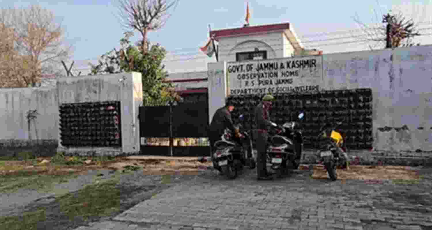 6 cops suspended after 2 Pak nationals escape from juvenile home 6 cops suspended after 2 Pak nationals escape from juvenile home