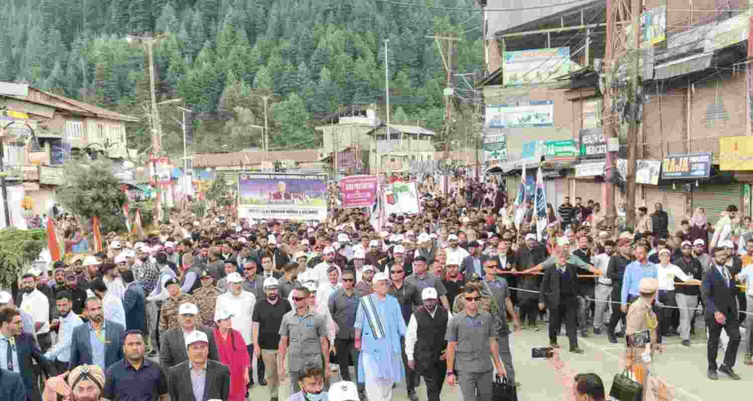 J&K LG Manoj Sinha leads 'padyatra' associated with ongoing anti drug campaign in Kupwara on Wednesday J&K LG Manoj Sinha leads 'padyatra' associated with ongoing anti drug campaign in Kupwara on Wednesday