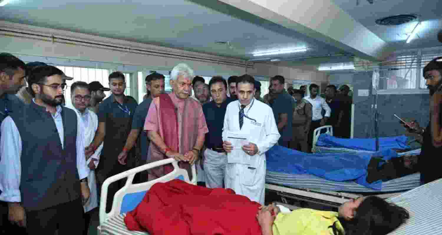 LG enquires about well being of pilgrims injured in road mishap LG enquires about well being of pilgrims injured in road mishap