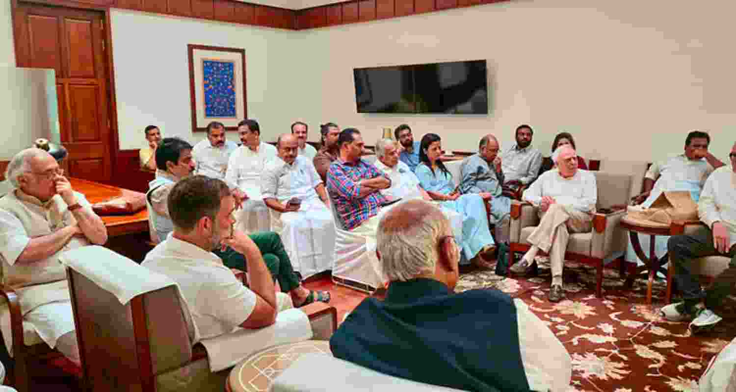 Cong issues whip to its MPs in RS, LS for attending session Cong issues whip to its MPs in RS, LS for attending session