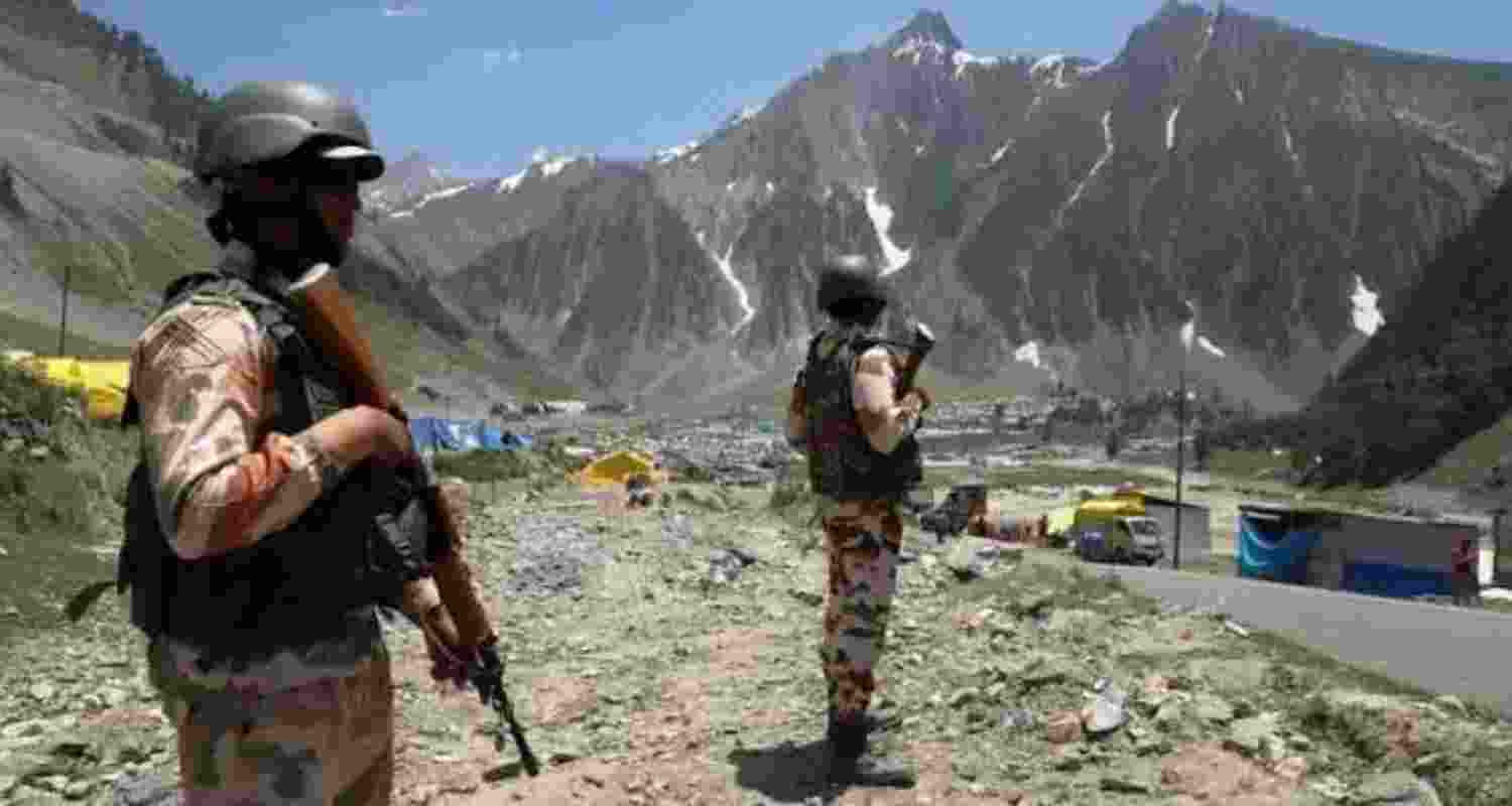 Spl funds for troops fighting terrorists in J&K's higher reaches Spl funds for troops fighting terrorists in J&K's higher reaches