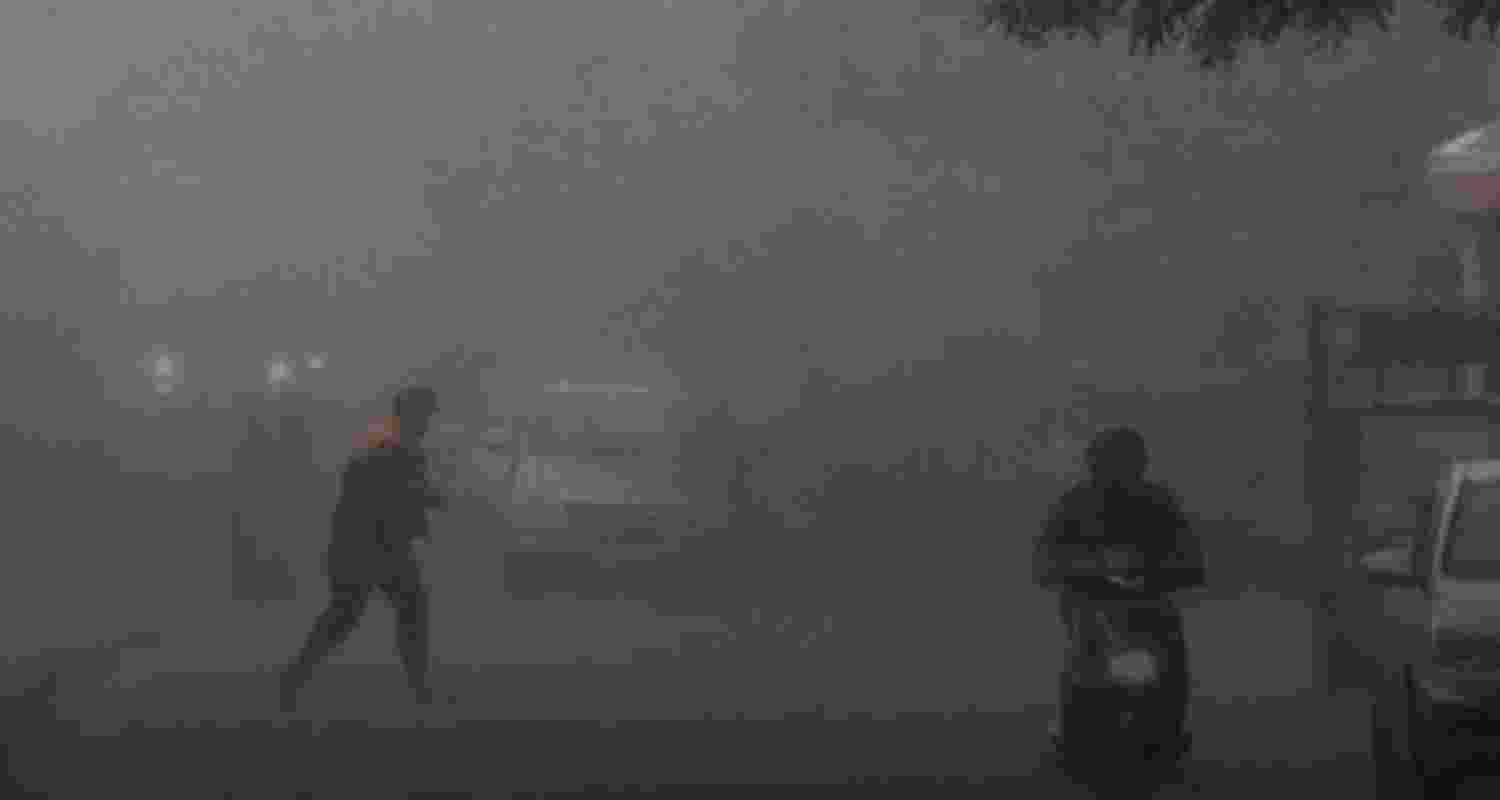 Such weather is expected to continue not only in central Delhi but also in other areas such as Noida, Ghaziabad, and Bahadurgarh. Such weather is expected to continue not only in central Delhi but also in other areas such as Noida, Ghaziabad, and Bahadurgarh.