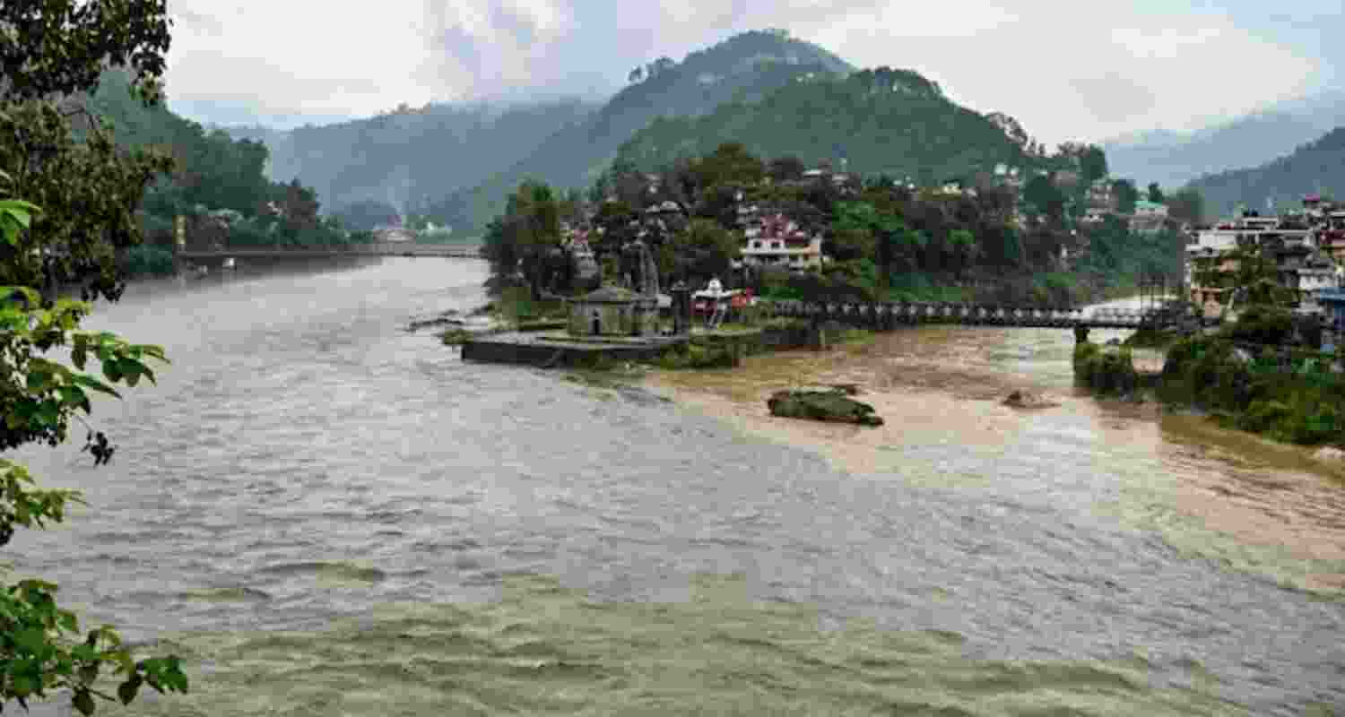 The weather department has said that heavy to very heavy rain is expected to continue across Himachal Pradesh over the next 24 hours. The weather department has said that heavy to very heavy rain is expected to continue across Himachal Pradesh over the next 24 hours.