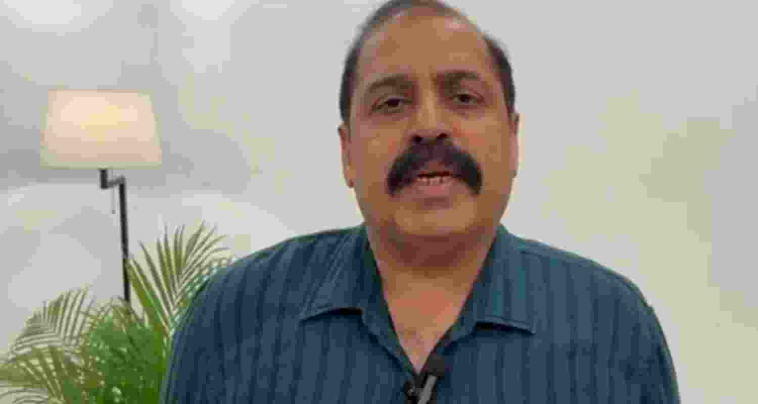 BJP leader and former Indian Air Force chief RKS Bhadauria seeks Rahul Gandhi's apology over his Agniveer remarks. BJP leader and former Indian Air Force chief RKS Bhadauria seeks Rahul Gandhi's apology over his Agniveer remarks.