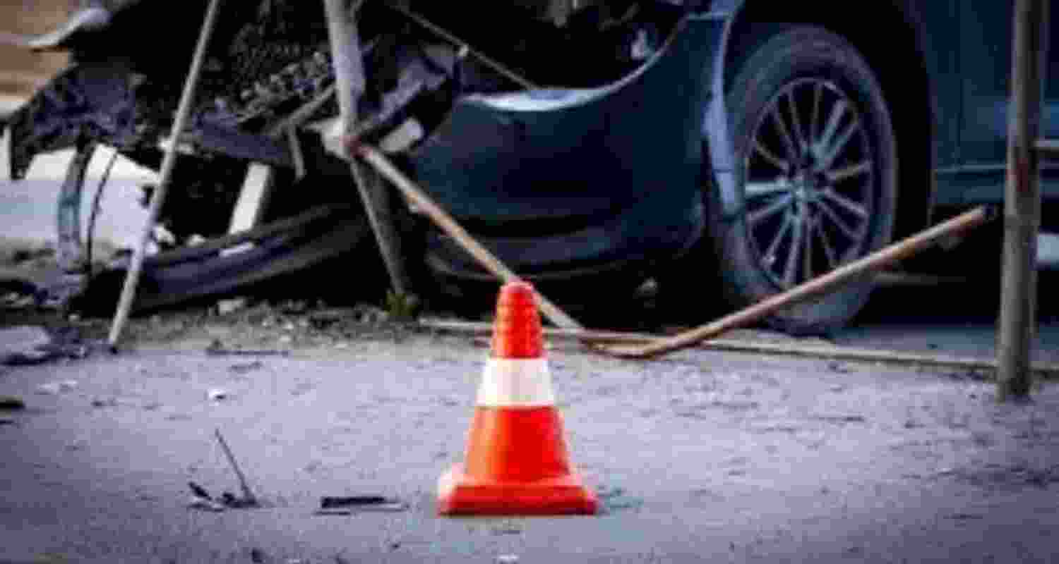 7 dead, 4 injured after being run over by truck in Gujarat 7 dead, 4 injured after being run over by truck in Gujarat