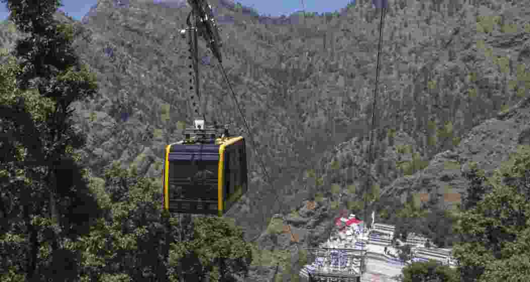 A representative image of the passenger ropeway. A representative image of the passenger ropeway.