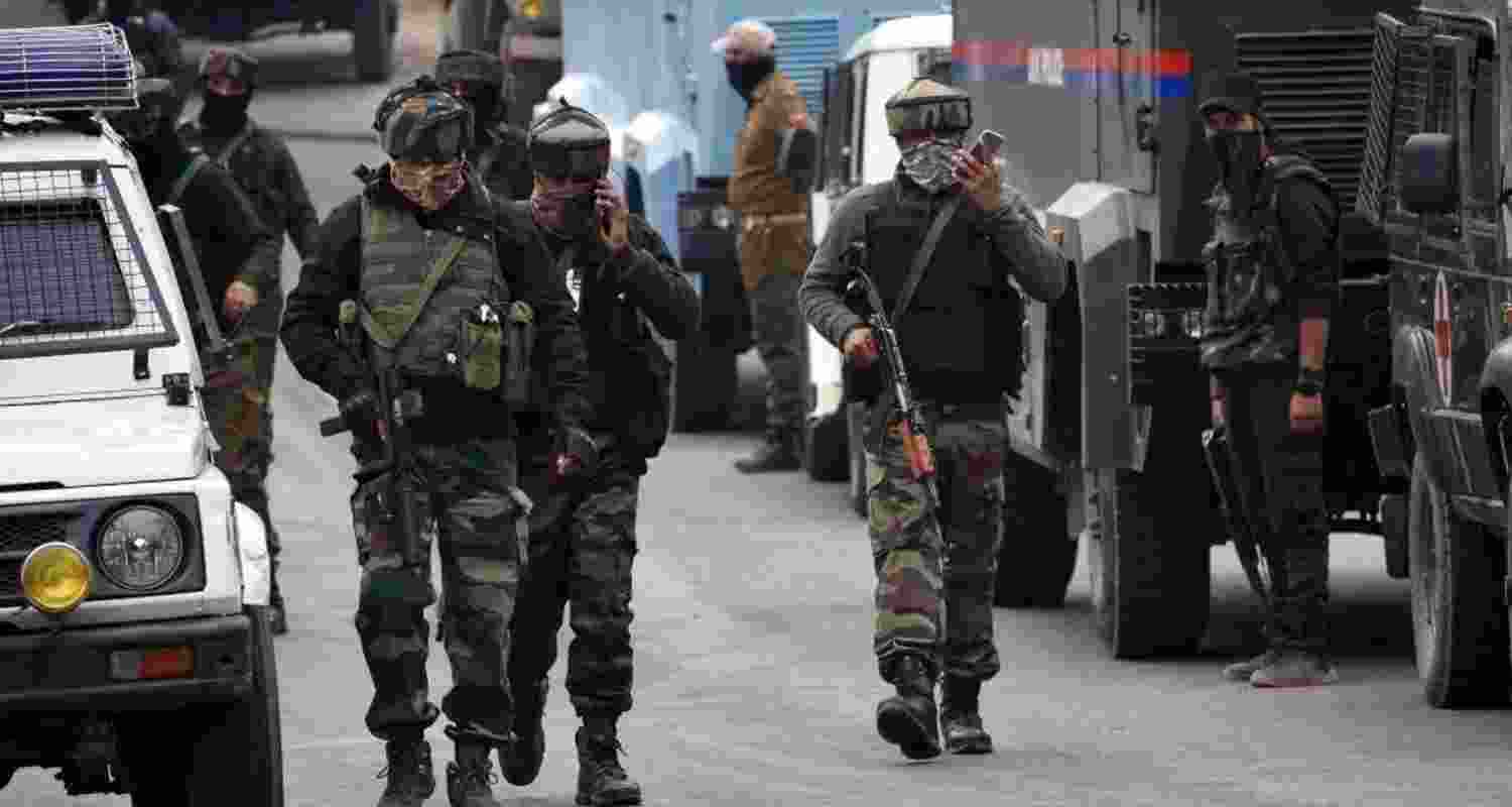 Terrorist hunt in J&K's Bandipora continues Terrorist hunt in J&K's Bandipora continues