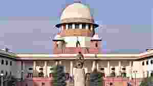 SC seeks Centre's help on plea to ban online gambling in India SC seeks Centre's help on plea to ban online gambling in India
