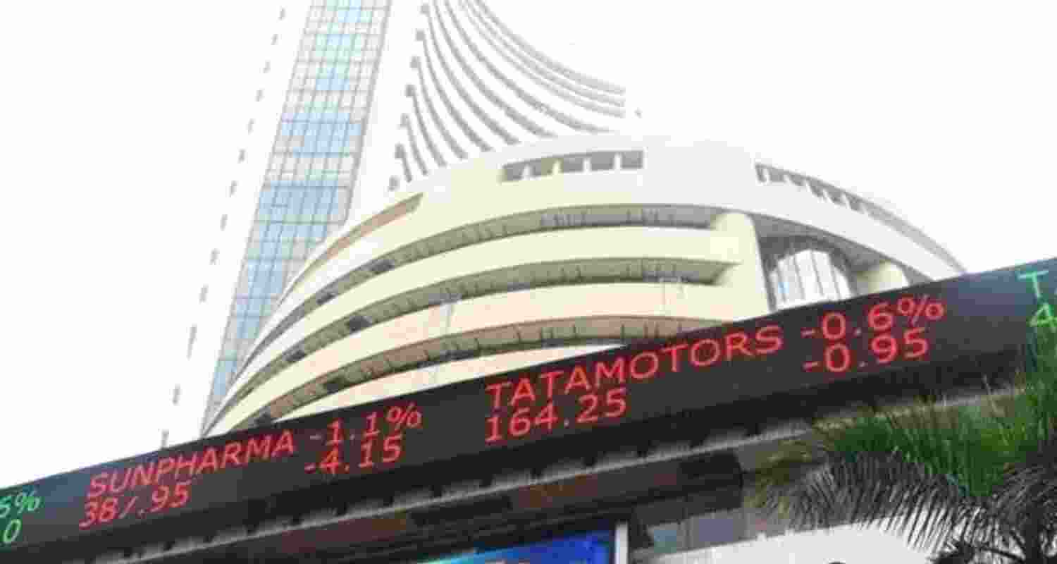 Sensex tumbles 635 pts, Nifty down 181 pts in early trade Sensex tumbles 635 pts, Nifty down 181 pts in early trade