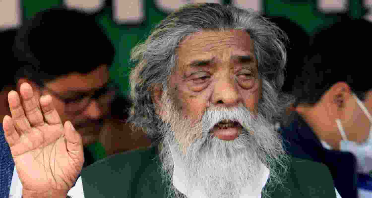 Shibu Soren, the tribal leader who founded the JMM, leaves behind a legacy that reshaped the country's politics. Shibu Soren, the tribal leader who founded the JMM, leaves behind a legacy that reshaped the country's politics.