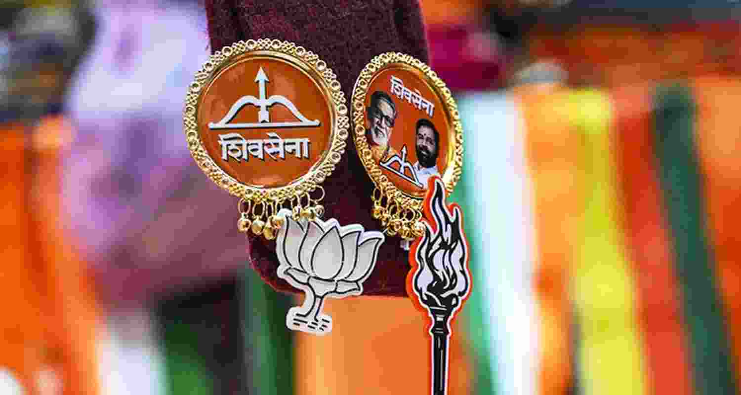 Slogans on 'betrayal' dominate campaign pitch in Maharashtra
Slogans on 'betrayal' dominate campaign pitch in Maharashtra